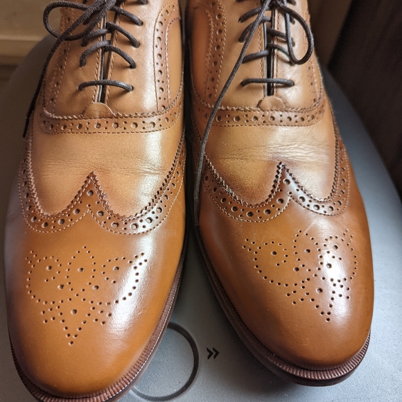Johnston & Murphy tan wingtips - Picture 3 of 7